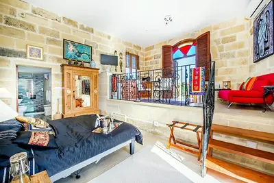 Image de Studio Serenity avec une vue imprenable et une piscine commune (indépendant)