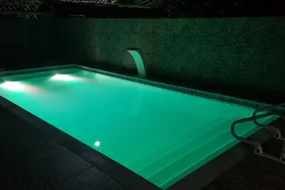 Image de Broad Maison Avec 4 Chambres Et 3 Salles De Bains, Piscine, churraqueira, télévision par câble et Wifi