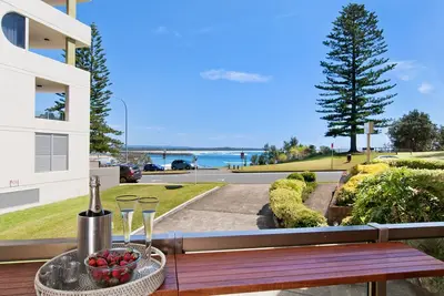 Image de Beauté à la plage - appartement en bord de mer moderne