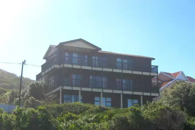 Image de Superbe maison indépendante de 6 chambres dans la célèbre Garden Route! 180 ° vue sur la mer!