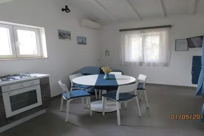 Image de Beatiful Apt Blue - à seulement 100 mètres de la plage de sable