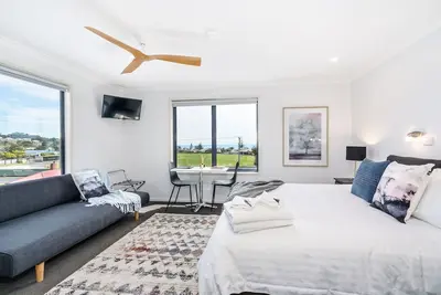 Image de Suite Penthouse Madsen Retreat Boutique Guesthouse Penguin Nw Tasmanie