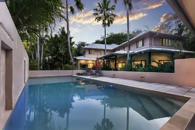Image de Luxury Beach House au coeur de Port Dgls