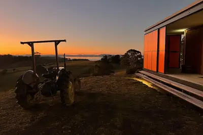 Image de La maison orange (péninsule de Tasman)