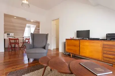 Image de Appartement mansardé avec 2 chambres à Bairro Alto