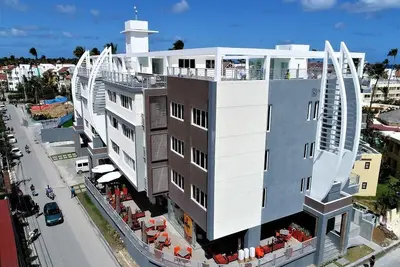 Image de Appartement sur la plage et piscine sur le toit