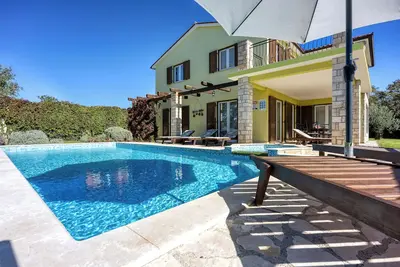 Image de Villa Kontešići 14 ~ Private Pool ~ 15 min Beach~ Air Con ~ Bbq ~ 240m2\n\n