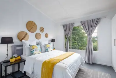 Image de Appartement confortable et moderne avec 2 lits Ă Centurion