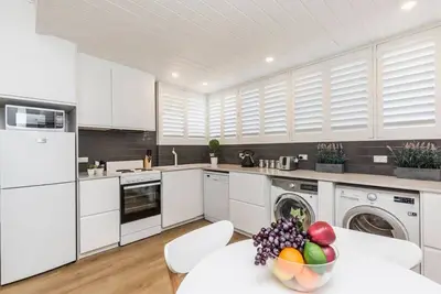 Image de Bondi Beach Spacious Apt: Car Space, Ac & Netflix