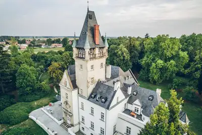 Hébergement de groupe privé dans un château de la campagne polonaise