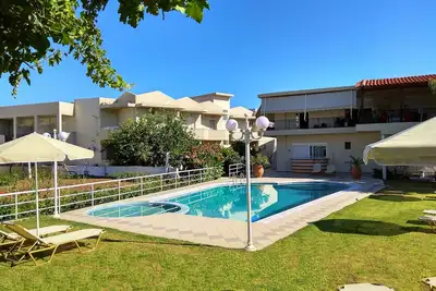 Image de Theros - Appartements récemment rénovés à seulement 200 mètres de la plage