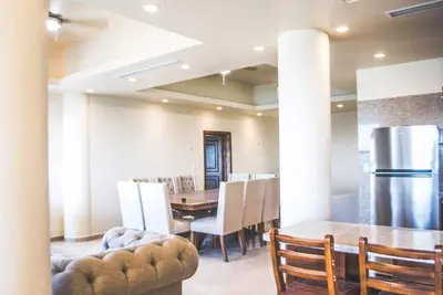 Image de B2. Vue sur la mer + 2 chambres + espace social avec jacuzzi + plage privée + 4 personnes