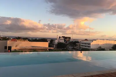 Image de Appartement de luxe idéalement situé à 3 pâtés de maisons de la plage
