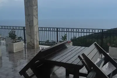 Image de La résidence Perla est située à 3 km du centre de Sveti Stefan