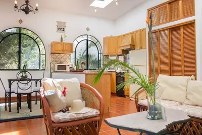 Image de Villa Escondida Privé pour Couples, avec Jardins Manucured, Piscine, Cabaña & Bbq.