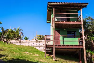 Image de Cabanas do Beto, Praia do Rosa. 800m de la plage de sable de Rosa et à 500m de la plage