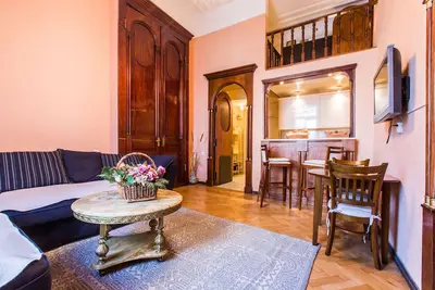 Image de A louer meilleur appartement dans le vieux Tbilissi, rue parallèle de l'avenue principale de Tbilissi