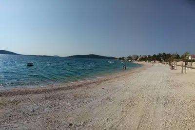 Image de Vacances sur la mer d'azur et les oliviers