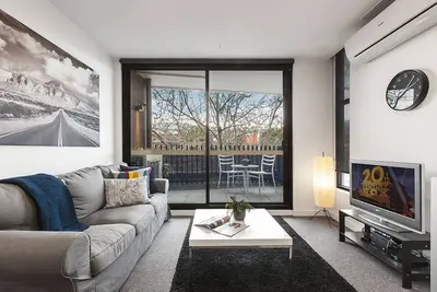 Image de Appartement moderne de 2 chambres dans le quartier branché de Collingwood