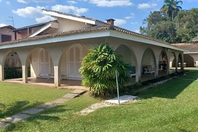 Image de 1/2 pâté de maisons de la plage, maison spacieuse à Boracéia 2