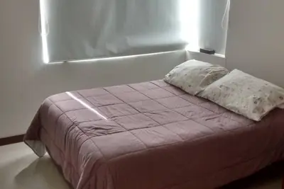 Image de Confortable 2Br \/ 2Bath apt, piscine, salle de gym, bain de vapeur