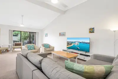 Image de 200 MÈTRES De La Plage, Des Commerces Et Des CAFÉS