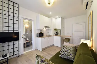 Image de Charmant studio parfait pour les couples - 4 * - 2 minutes de la place principale
