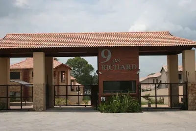 Image de Deux chambres appartement entièrement meublé à Joahhnesburg, Fourways