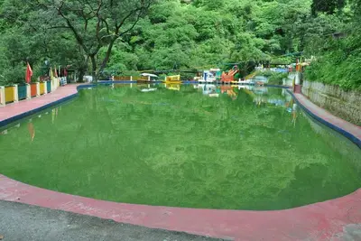 Image de Chambres avec une chute d'eau privée