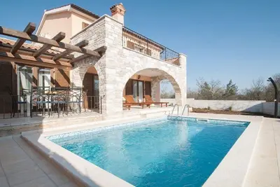 Image de Villa moderne avec piscine privée Kontesici 13
