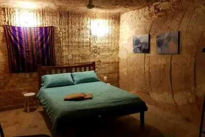 Image de Superbe Retraite Remplie De LUMIÈRE Souterraine - Earthworm House - Dugout - Family