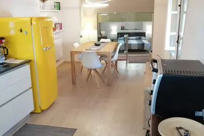 Appartement moderne: emplacement idéal dans le centre-ville, Wi-Fi, climatisation, récemment restauré