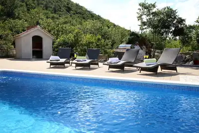 Image de [Première minute%] Authentique maison en pierre avec piscine