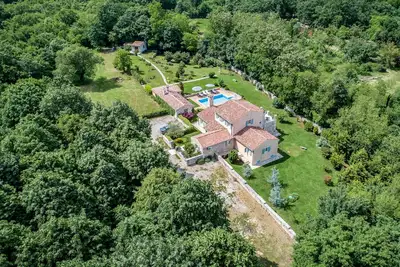 Image de Villa En Croatie, Istrie, Avec Piscine Et Sauna Pour 8 Personnes