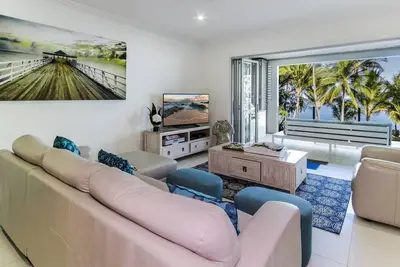 Image de Azul at Island Views Bask in Beachfront Living