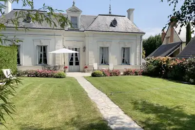 Image de Authentique maison de charme du 19 ème avec grand parc, rivière au fond, piscine