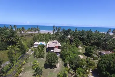 Image de Beach House avec piscine, 04 suites, <br>km 25 Ilheus - Itacaré - Pied dans le sable. . .