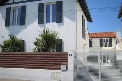 Image de Maison près golf du phare et mer avec jardin et grande terrasse patio