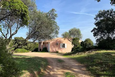 Image de Les hauts de Cagna, domaine de 3 villas avec piscine Ă 6 kms de la mer. Promotion