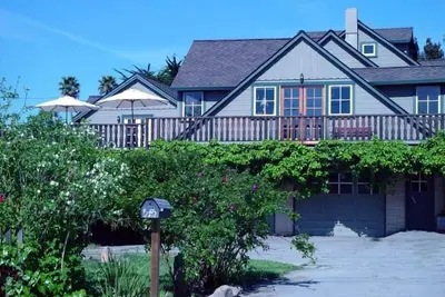 Image de La maison verte - maison artisanale unique - 1, 5 pâtés de maisons de la plage impressionnante