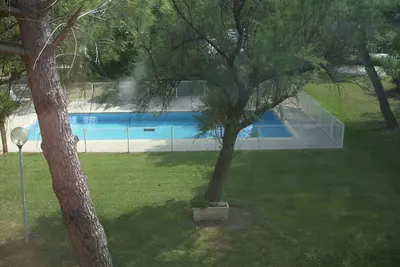 Image de T2 6 personnes dans résidence de vacances à Arles