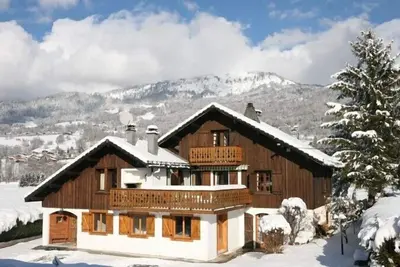 Image de Magnifique chalet, peut accueillir 12 à 26 personnes, à moins de 5 minutes à pied des remontées mécaniques