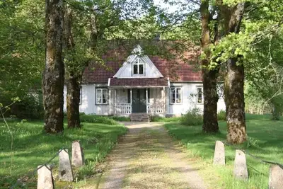 Image de Belle maison de campagne du 19ème siècle avec grand jardin