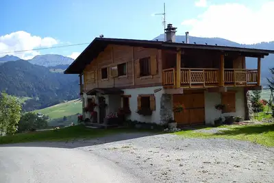 Image de Appartement chaleureux dans un authentique chalet savoyard