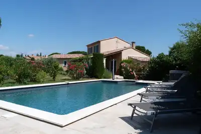 Image de A 3Km de Carpentras, villa 4 chambres, 2 sdb, 8 personnes, piscine, spa