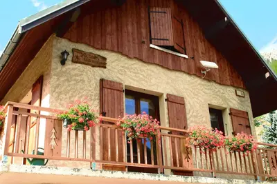 Image de Chalet Discretement Stylise Montagne Pour 9 Personnes.