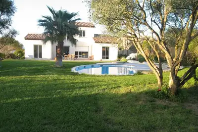 Image de Un havre de tranquillité climatisé dans un jardin paysagé - accessible handicapé