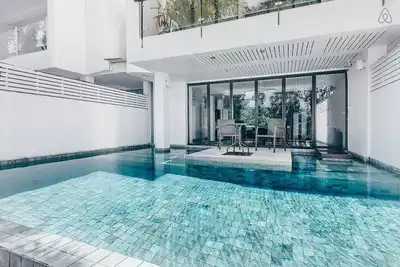Image de Villa sur 3 étages, piscine privée, à 10 minutes de la plage de Patong, des commerces et de la vie nocturne.
