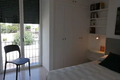 Image de Cosy, air-conditioned, ideal for couples, near beaches&center +parking+wifi