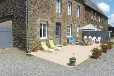 Image de Ancien manoir proprieté calme. la cour est au sud